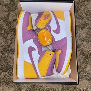 Jordan 1 high retro “brotherhood” size 11 NEW